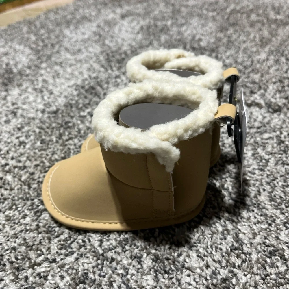 Carter's Child of Mine Baby Girl Tan Faux Fur Boots, Size 3-6 Months